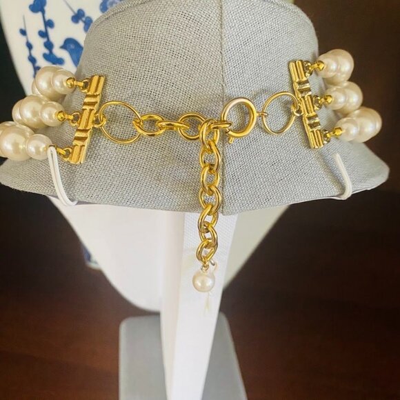 Vintage 3-Strand Jumbo Faux Pearl Statement Necklace With Gold-Tone Clasp - Picture 3 of 4